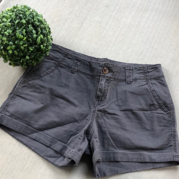 Maurices Gray Shorts/ Like New - Picture 1 of 4